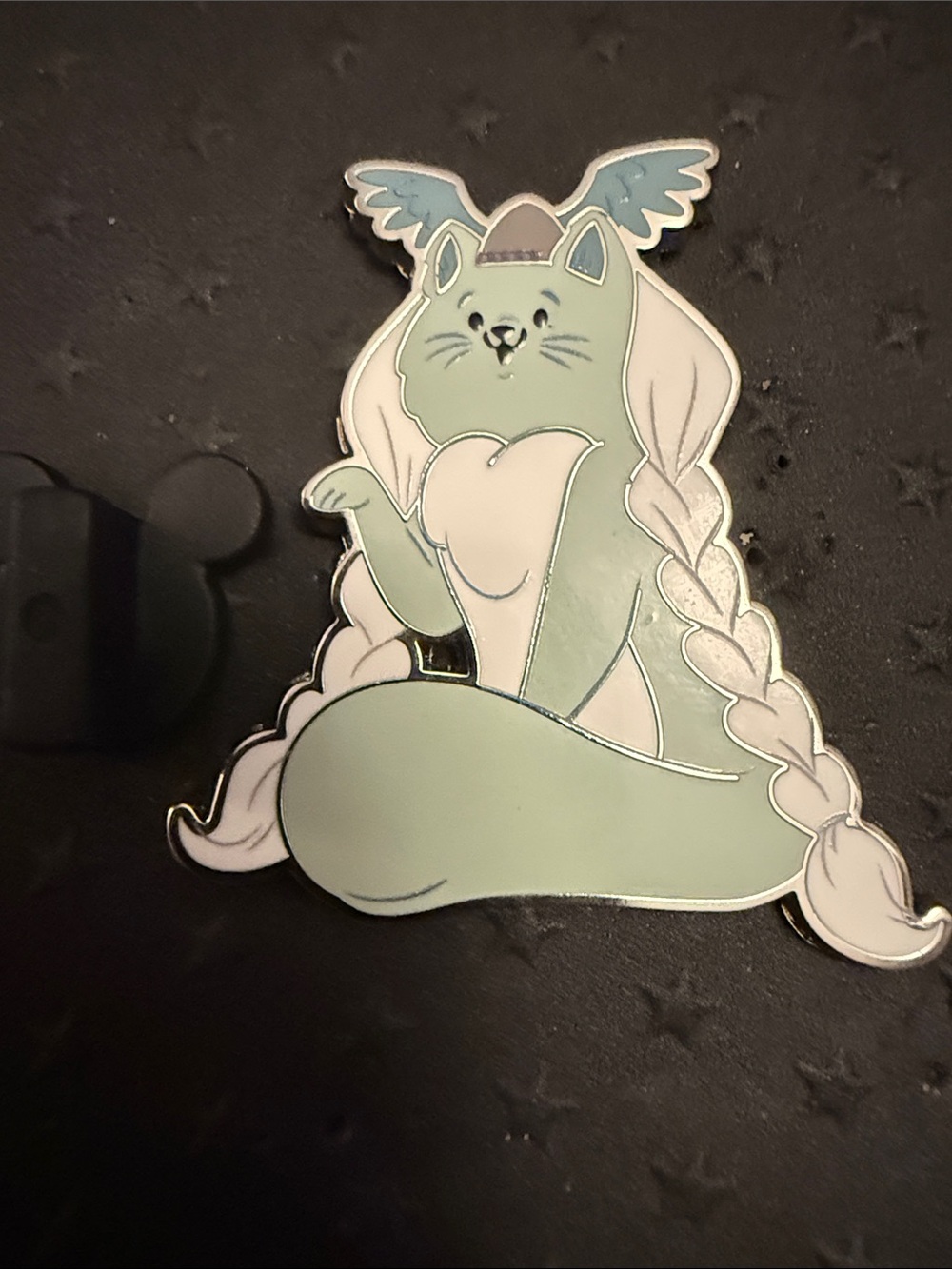 2026 Disney Cats and Dogs Halloween Mystery Pin -Haunted Mansion Opera Cat LR